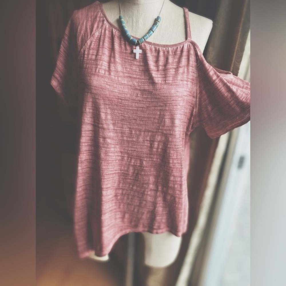Boutique High Low Off One Shoulder Tee